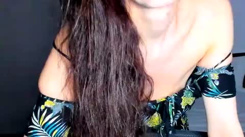 sexqueen1111 online show from June 21, 8:33 pm