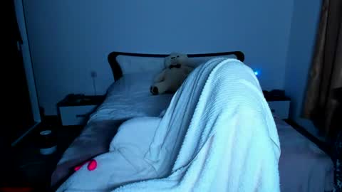 sexqueen1111 online show from August 1, 2:00 am