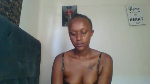 Snapshot of sexsy_sally chatting on January 6, 8:24 am sexsysally online show from January 6, 8:24 am