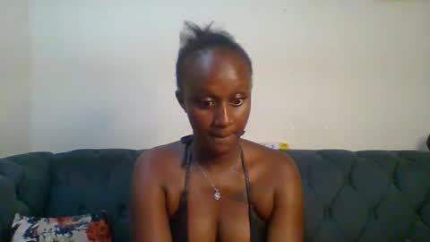 Snapshot of sexsy_sally chatting on March 8, 12:33 am sexsysally online show from March 8, 12:33 am