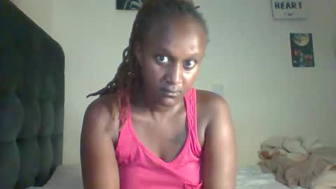 Snapshot of sexsy_sally chatting on February 18, 1:01 am sexsysally online show from February 18, 1:01 am
