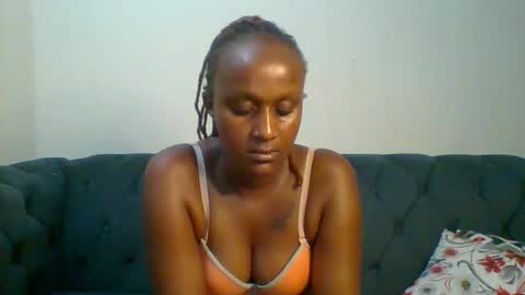 Snapshot of sexsy_sally chatting on February 25, 4:49 pm sexsysally online show from February 25, 4:49 pm