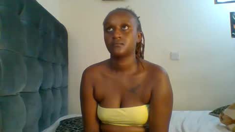 Snapshot of sexsy_sally chatting on February 28, 12:33 am sexsysally online show from February 28, 12:33 am