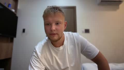 Snapshot of sexual_sbotage chatting on June 17, 11:34 am Max Leman online show from June 17, 11:34 am