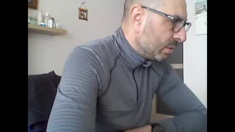 Snapshot of sexualman1900 chatting on February 19, 9:39 am sexualman1900 online show from February 19, 9:39 am