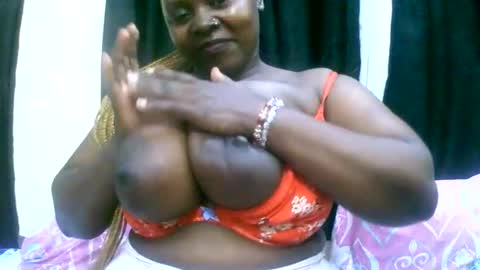 Snapshot of sexxi_ebony chatting on May 28, 4:59 pm sexxi_ebony online show from May 28, 4:59 pm