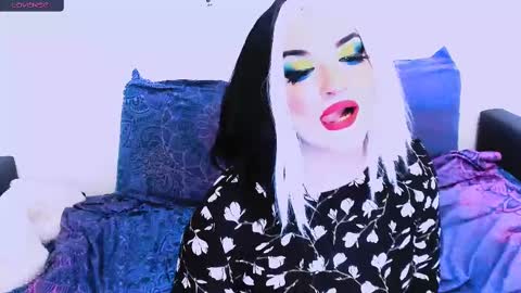 Snapshot of sexxx_queen chatting on December 25, 1:19 pm sexxx_queen online show from December 25, 1:19 pm