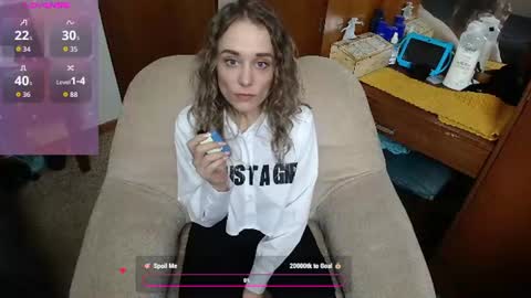 Snapshot of sexxxycrystali chatting on June 17, 4:19 pm sexxxycrystali online show from June 17, 4:19 pm