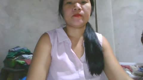 Snapshot of sexxxymomsh chatting on June 12, 6:23 am sexxxymomsh online show from June 12, 6:23 am