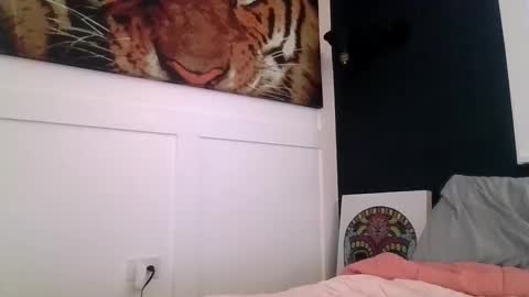 Snapshot of sexxxyvibes chatting on December 22, 5:32 pm sexxxyvibes online show from December 22, 5:32 pm