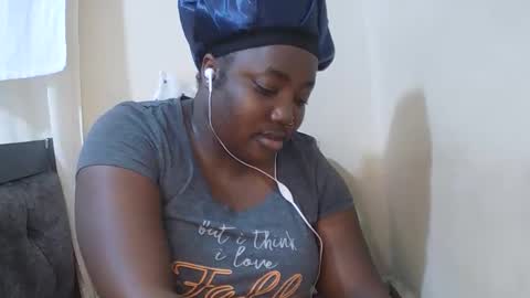 Snapshot of sexxy_bree chatting on October 3, 8:50 pm sexxy_bree online show from October 3, 8:50 pm