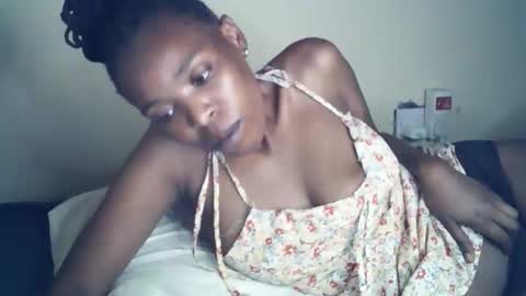 sexxy_curvy23 online show from April 25, 8:17 pm