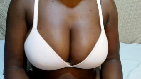 Snapshot of sexxy_maya1 chatting on July 30, 9:14 pm sexxy_maya1 online show from July 30, 9:14 pm