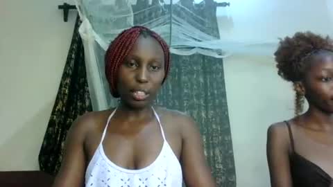Snapshot of sexxy_melmine chatting on May 15, 10:22 am Dolly online show from May 15, 10:22 am