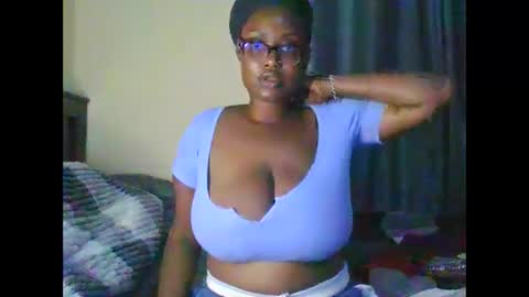 Snapshot of sexxy_mish chatting on June 10, 7:02 pm sexxy_mish online show from June 10, 7:02 pm