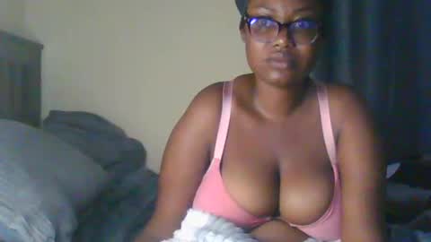 Snapshot of sexxy_mish chatting on June 18, 3:29 am sexxy_mish online show from June 18, 3:29 am