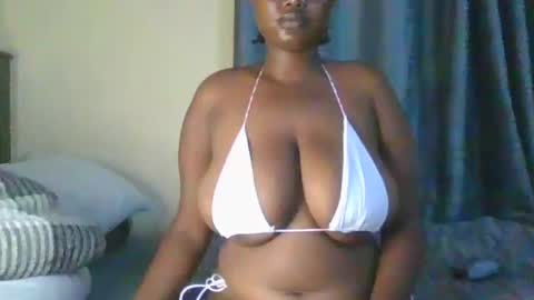 Snapshot of sexxy_mish chatting on July 8, 4:39 am sexxy_mish online show from July 8, 4:39 am