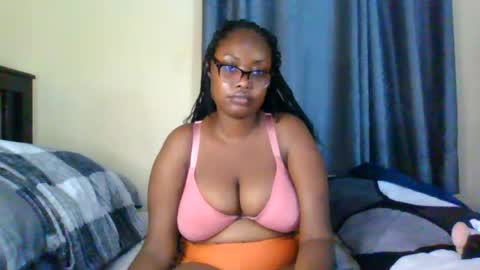 Snapshot of sexxy_mish chatting on August 6, 5:31 am sexxy_mish online show from August 6, 5:31 am