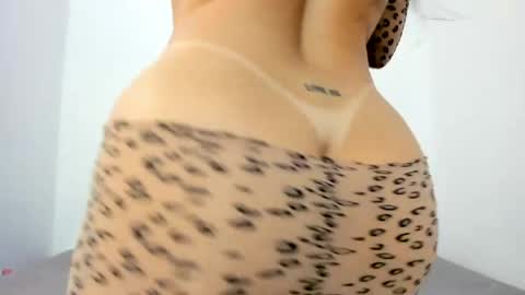Snapshot of sexxylatincouple1 chatting on May 26, 9:38 am sexxylatincouple1 online show from May 26, 9:38 am