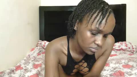 Snapshot of sexxymaya25 chatting on December 1, 8:52 am maya online show from December 1, 8:52 am