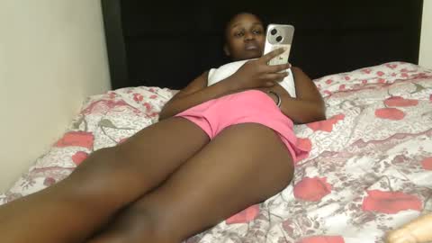 Snapshot of sexxymaya25 chatting on December 1, 9:20 pm maya online show from December 1, 9:20 pm