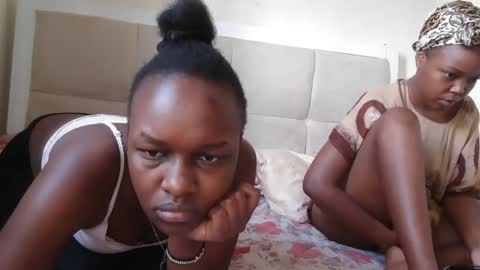 Snapshot of sexxymaya25 chatting on December 16, 7:46 am maya online show from December 16, 7:46 am