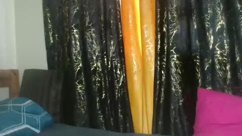 Snapshot of sexxypritty chatting on May 7, 5:35 am sexxypritty online show from May 7, 5:35 am