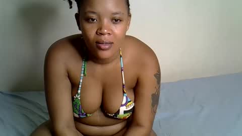 sexxythea_ online show from October 8, 6:05 pm