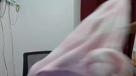 Snapshot of sexxyyesladyboyxxxx chatting on May 15, 2:35 pm sexxyyesladyboyxxxx online show from May 15, 2:35 pm