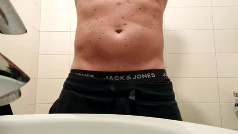 Snapshot of sexy30031986 chatting on October 28, 8:33 pm sexy30031986 online show from October 28, 8:33 pm