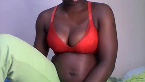 Snapshot of sexy_annbel chatting on June 15, 10:39 am Ann online show from June 15, 10:39 am