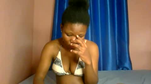 Snapshot of sexy_bellah1 chatting on June 7, 9:51 pm bellah online show from June 7, 9:51 pm