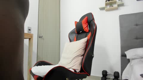 Snapshot of sexy_blackman chatting on January 29, 6:12 am sexy blackman online show from January 29, 6:12 am