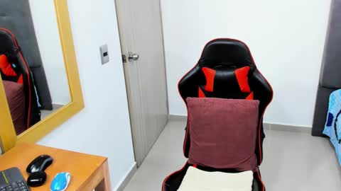 Snapshot of sexy_blackman chatting on February 27, 6:53 pm sexy blackman online show from February 27, 6:53 pm