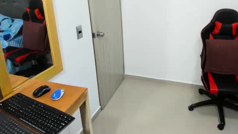 Snapshot of sexy_blackman chatting on March 4, 4:49 am sexy blackman online show from March 4, 4:49 am