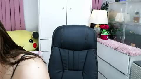 Snapshot of sexy_blairxx chatting on June 9, 2:12 am blair online show from June 9, 2:12 am