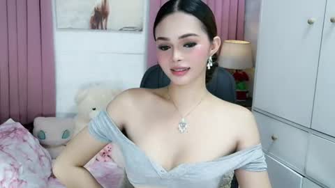 Snapshot of sexy_blairxx chatting on July 13, 12:46 am blair online show from July 13, 12:46 am
