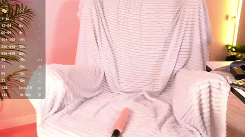 Snapshot of sexy_blonde_doll chatting on May 17, 12:52 am Lina online show from May 17, 12:52 am