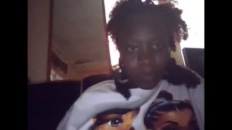 Snapshot of sexy_butty01 chatting on November 17, 11:05 am sexy_butty01 online show from November 17, 11:05 am