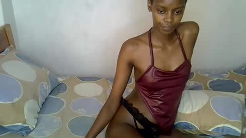 sexy_charliee online show from February 2, 4:11 am