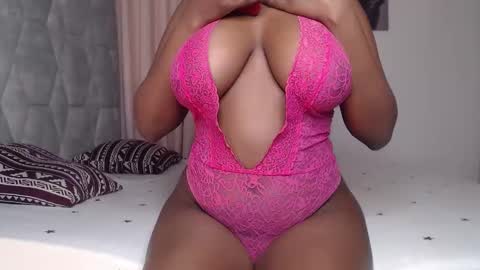 Snapshot of sexy_chocolata chatting on November 23, 6:02 am chocolata online show from November 23, 6:02 am