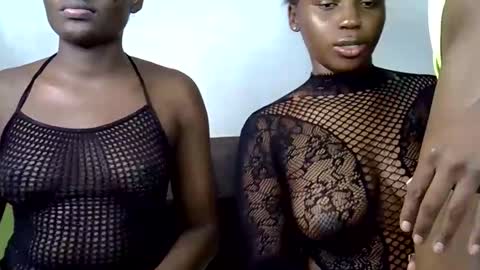 Snapshot of sexy_chocolate001 chatting on April 16, 9:50 pm sexy_chocolate001 online show from April 16, 9:50 pm