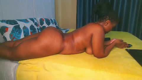 Snapshot of sexy_cici2 chatting on May 16, 4:42 am foxxy sweets online show from May 16, 4:42 am