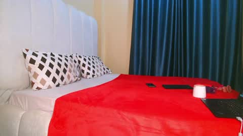 foxxy sweets online show from July 13, 3:31 am