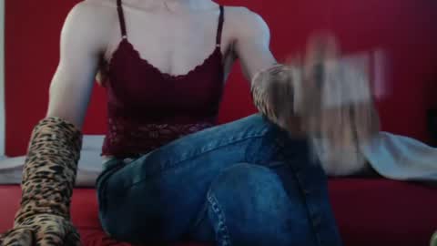 Snapshot of sexy_claudia chatting on July 8, 8:52 am Sexy Claudia online show from July 8, 8:52 am