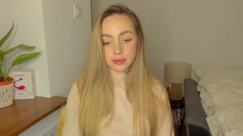 C o r a l i e online show from January 17, 6:02 pm