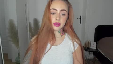 C o r a l i e online show from December 4, 2:26 pm