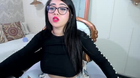  C R I S T A L  online show from January 22, 7:35 am