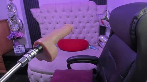 Snapshot of sexy_cristall chatting on May 16, 8:07 pm C R I S T A L online show from May 16, 8:07 pm