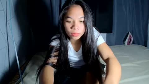 Snapshot of sexy_criz chatting on December 15, 12:37 am sexy_criz online show from December 15, 12:37 am